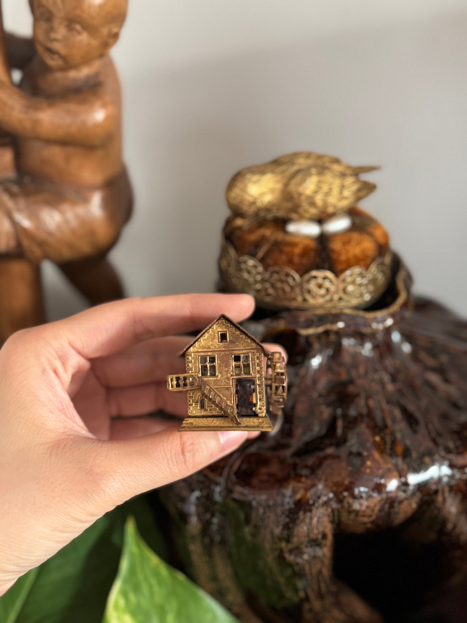 Collectibles & Curiosities