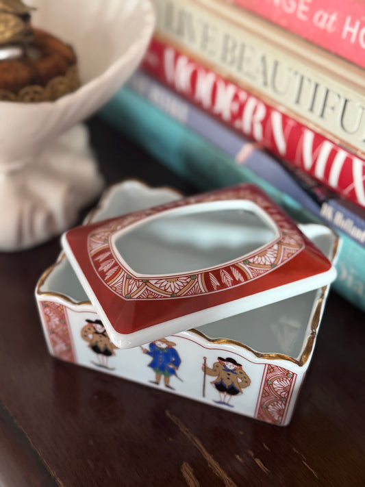 Tissue Holder