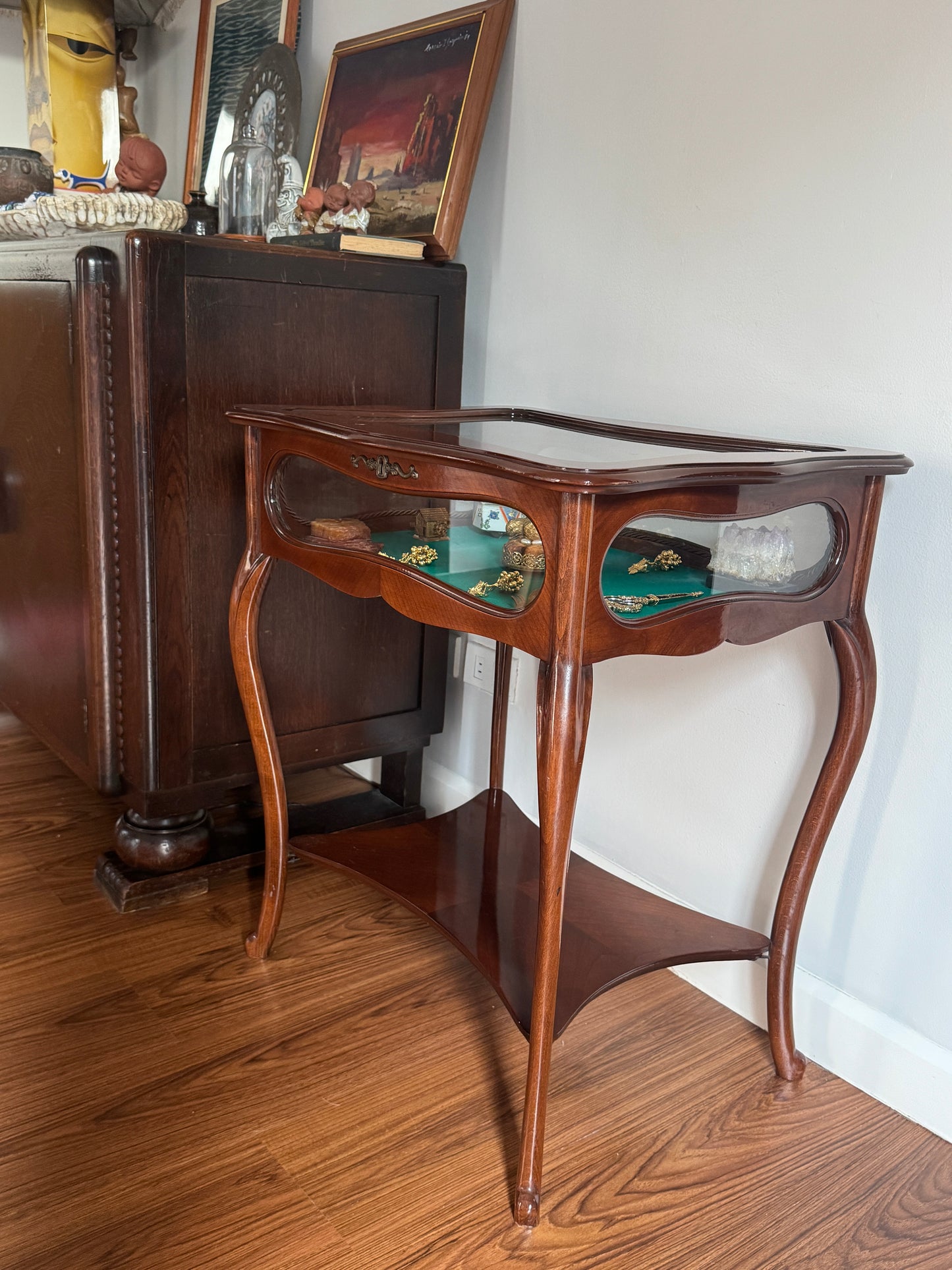Bijouterie Display Table